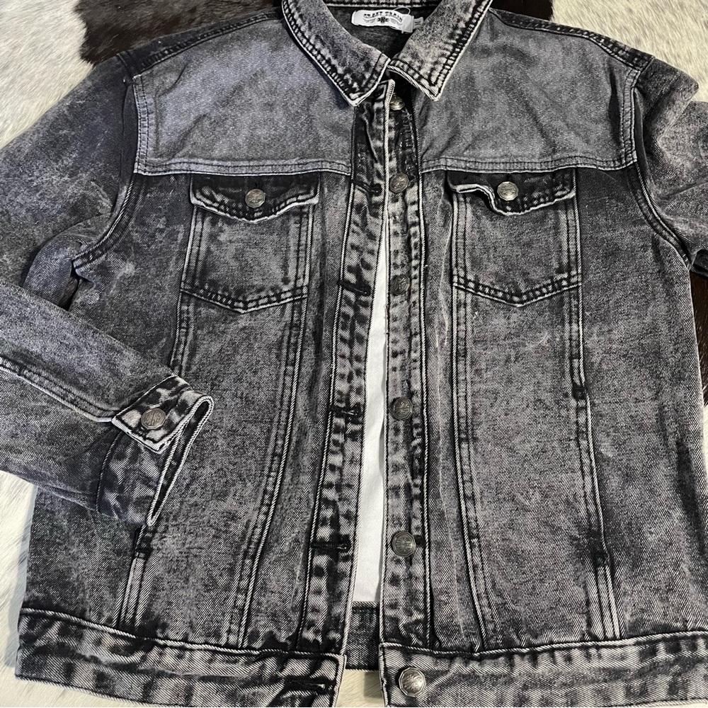 Crazy Train Black Acid Wash Jean Jacket Medium‎